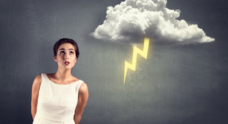 Villám csapott a nőbe, kamera rögzítette