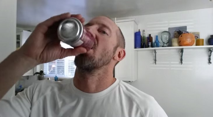 3 liter kólát ivott minden nap ez a férfi! Nézd mi történt vele 1 hónap múlva! 3 liter kólát ivott naponta