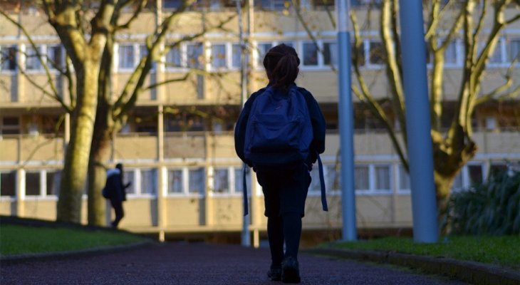 Kijárási tilalmat rendeltek el! 12 éven aluli gyerek nem mehet utcára egyedül! Kijárási tilalom a 12 éven aluli gyermekeknek