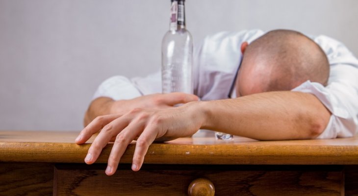 Berúgott a férj este, felesége pedig kedvenc reggelijével várta őt! Hogy miért? Este berúgott a férj és reggelivel várta őt felesége