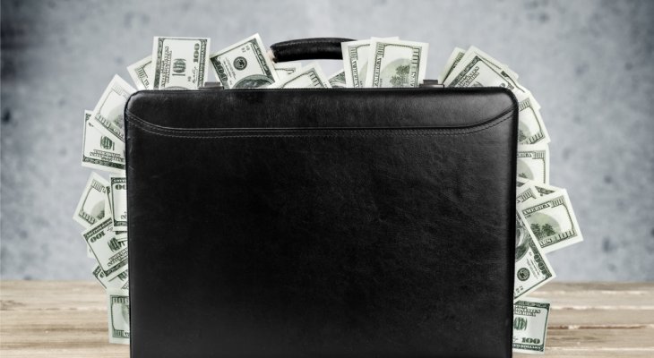 Így egészíti ki nyugdíját egy idős néni! Így egészíti ki nyugdíját egy idős néni!