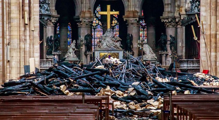 Már árulják a Notre-Dame hamvait románok az interneten... Románok árulják az interneten Notre-Dame hamvait