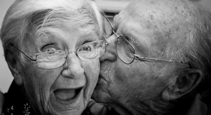 A 79 éves papa vágyfokozót akar venni. A mama válaszán szakadni fogsz! Vágyfokozót akar venni a papa, a mama spontán válaszán röhögni fogsz