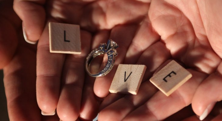 Megcsalta magát a nő, aki a saját magával házasodott össze!