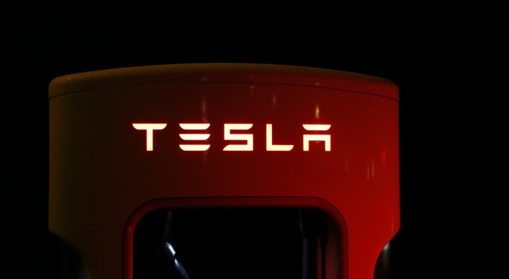 Lélegeztetőgépeket gyárt a Tesla 1200 lélegeztetőgépet gyárt csak ezen a héten Elon Musk