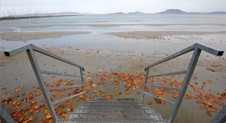Kibillent a Balaton víze Kibillent a Balaton